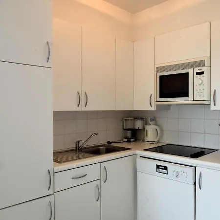 Lägenhet Bright Near The Sea