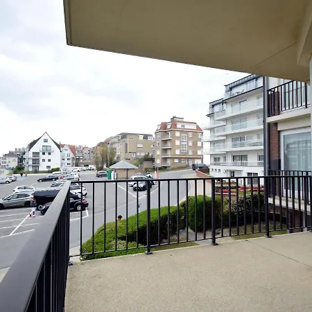 Bright Near The Sea Lägenhet De Haan