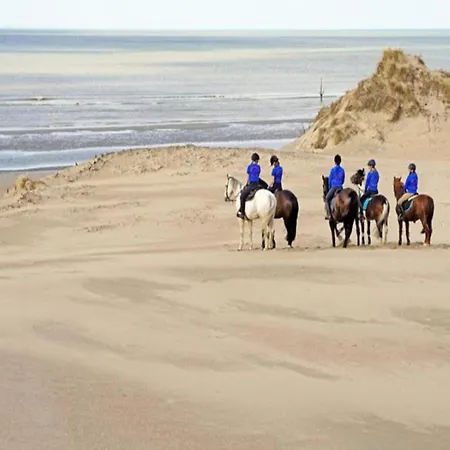 Lägenhet Bright Near The Sea